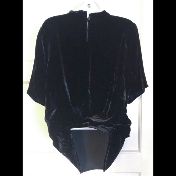 Velvet short sleeve mock neck top size Medium - Picture 6 of 7